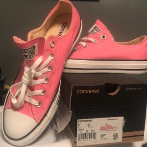 Pink low top Converse size 9 womens